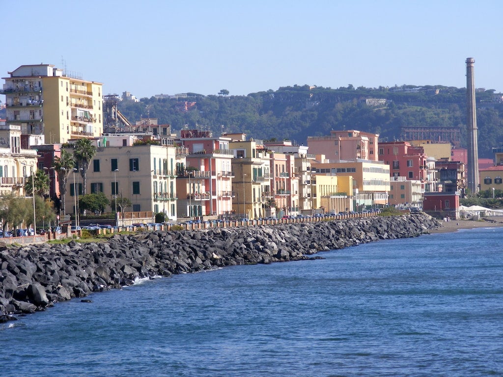 Via Napoli, Bagnoli