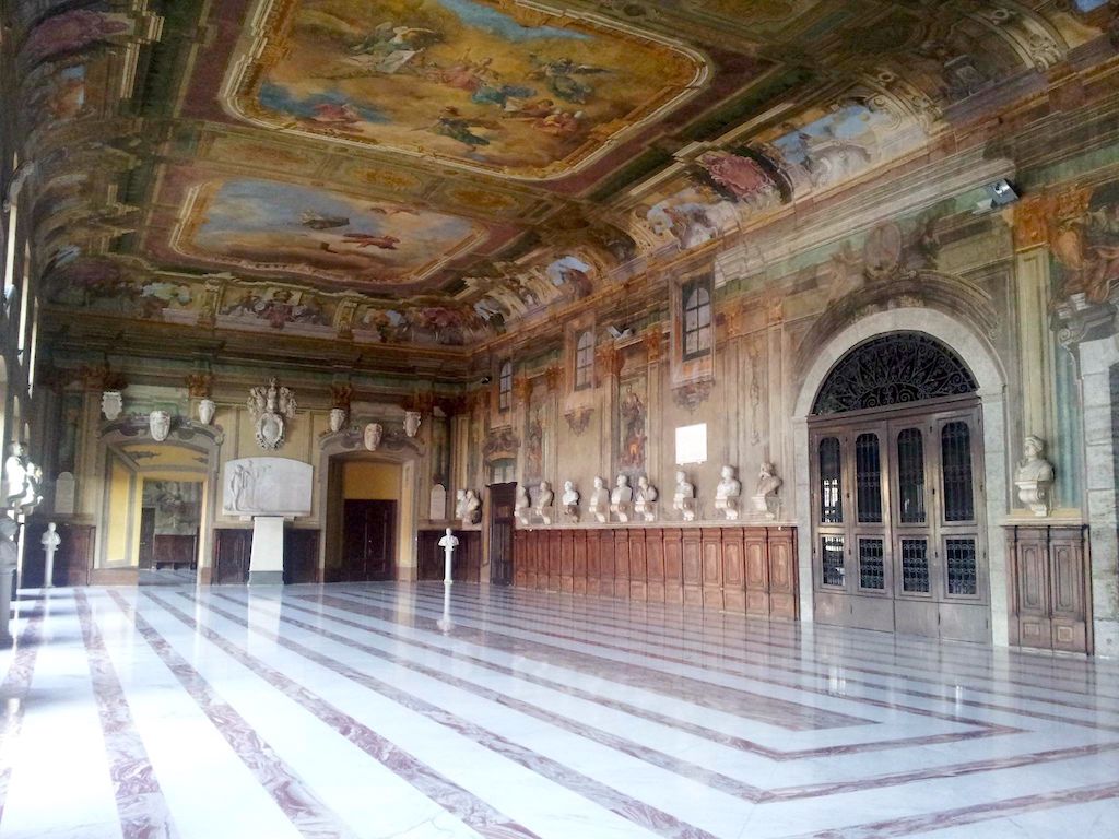 Castel Capuano Salone dei Busti