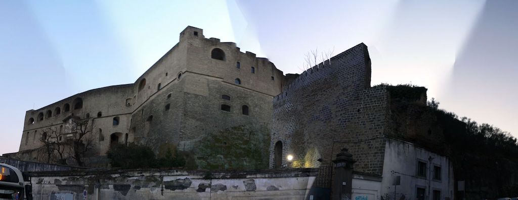 Castel Sant’Elmo sulla collina del Vomero a Napoli