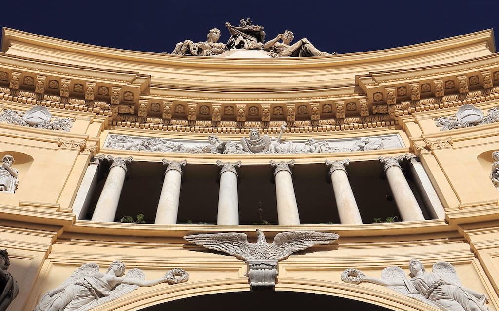 Galleria Umberto I di Napoli, l’eleganza del XIX secolo