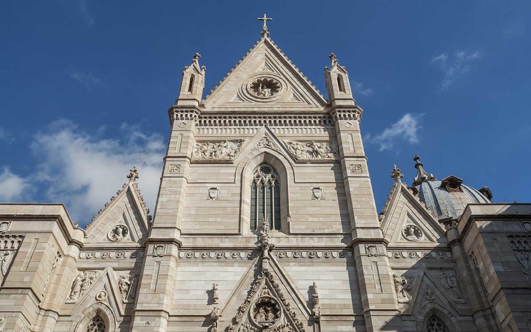 Passeggiata (con vista) sui tetti del Duomo di Napoli