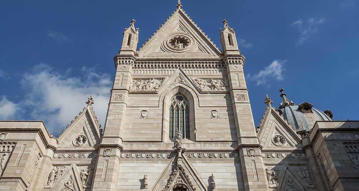 Passeggiata (con vista) sui tetti del Duomo di Napoli