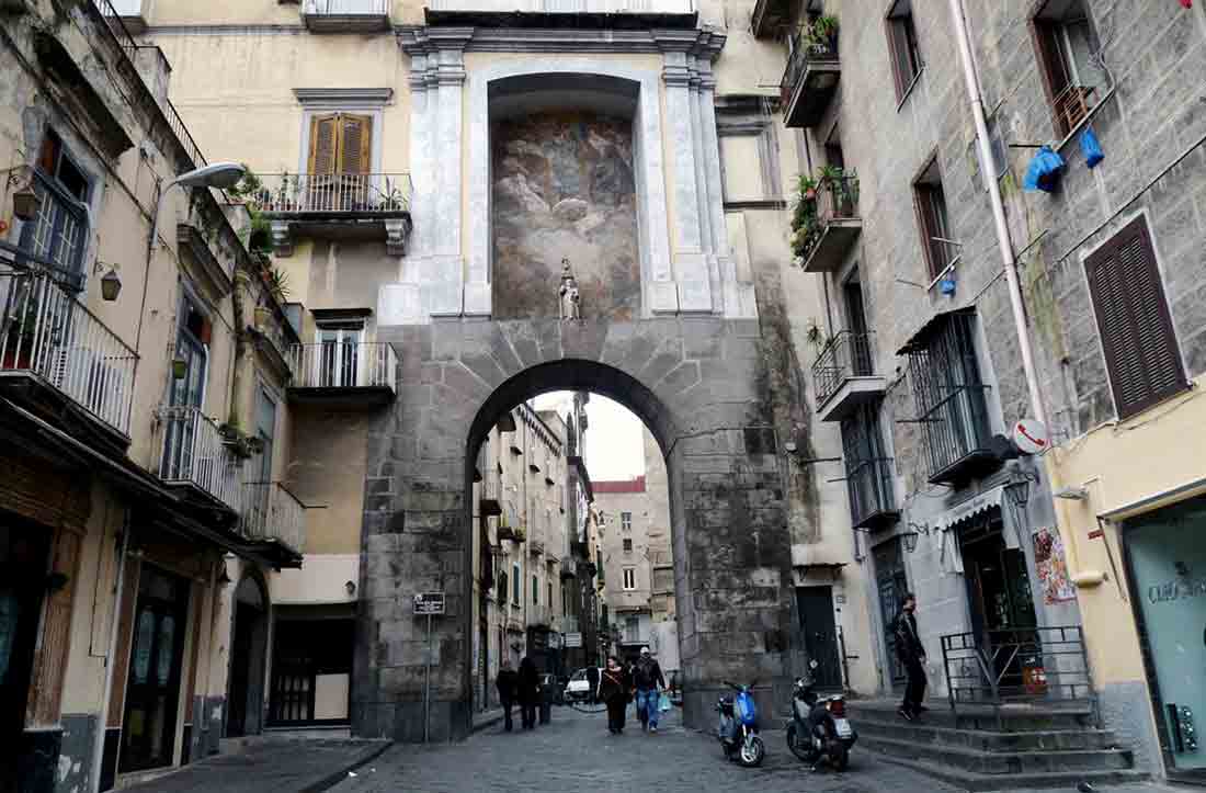 Porta San Gennaro Napoli