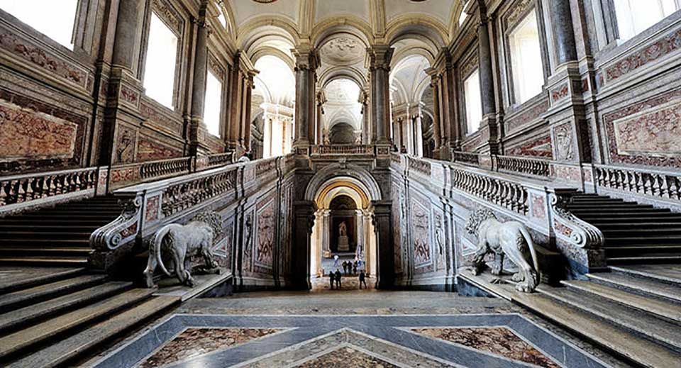 Reggia di Caserta, Scalone d'onore