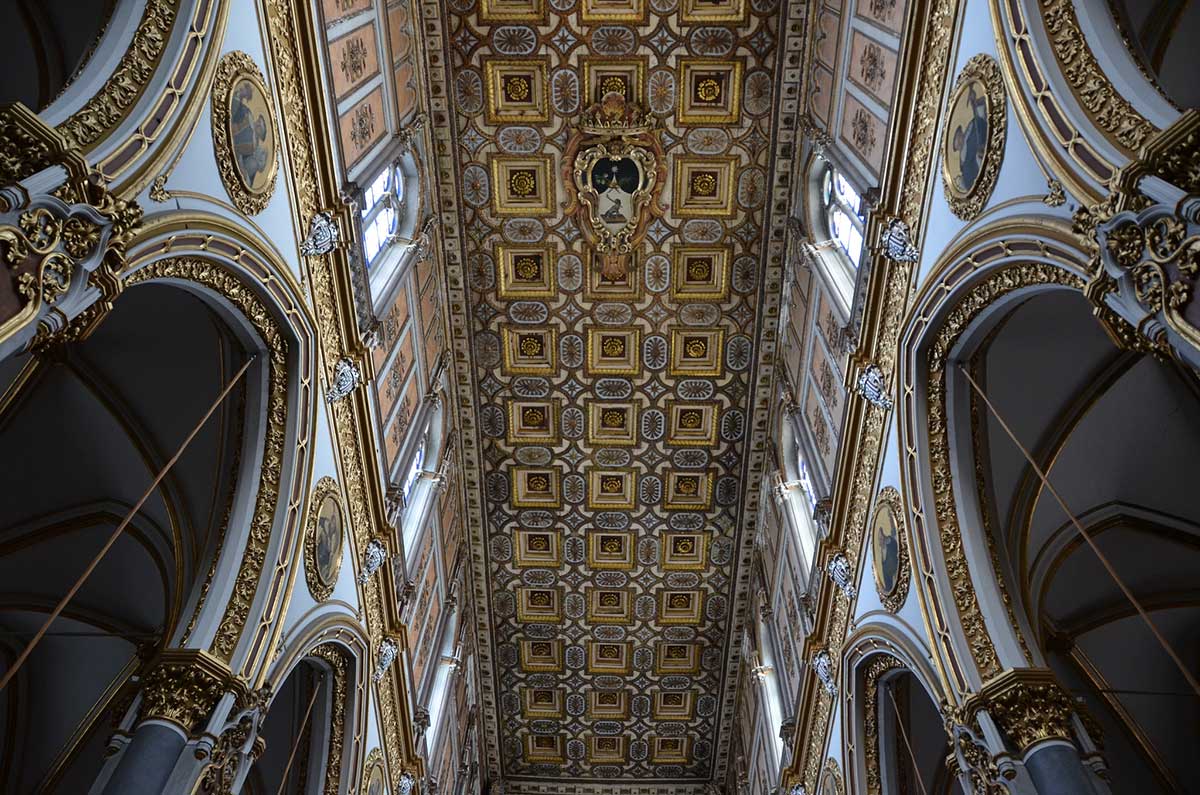 San Domenico Maggiore Napoli Interno