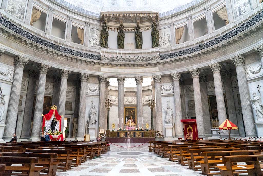 Interno di San Francesco di Paola Napoli