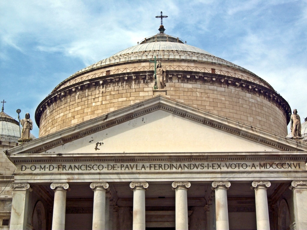 Facciata di San Francesco di Paola Napoli