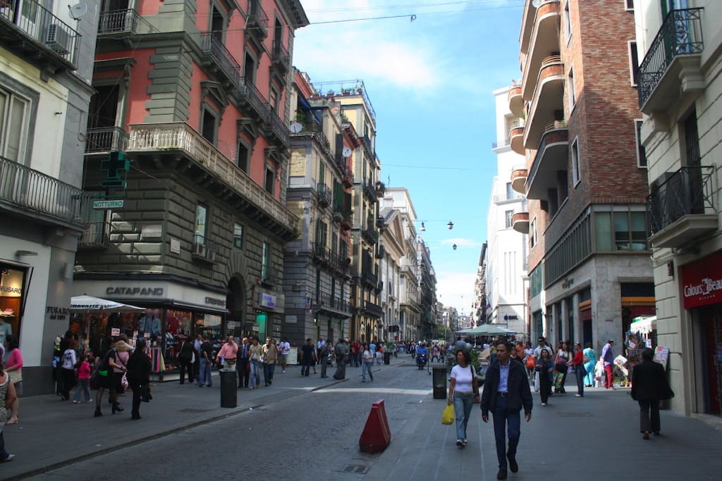 Via Toledo Shopping Napoli