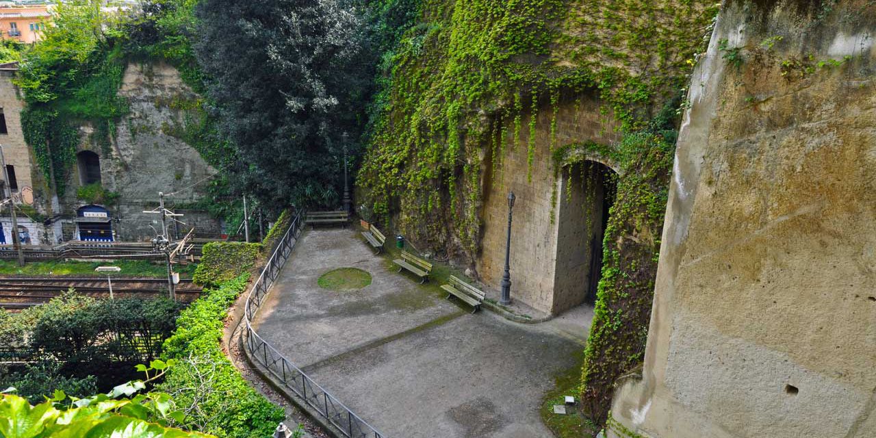 Parco Vergiliano e Crypta Neapolitana a Piedigrotta, Napoli