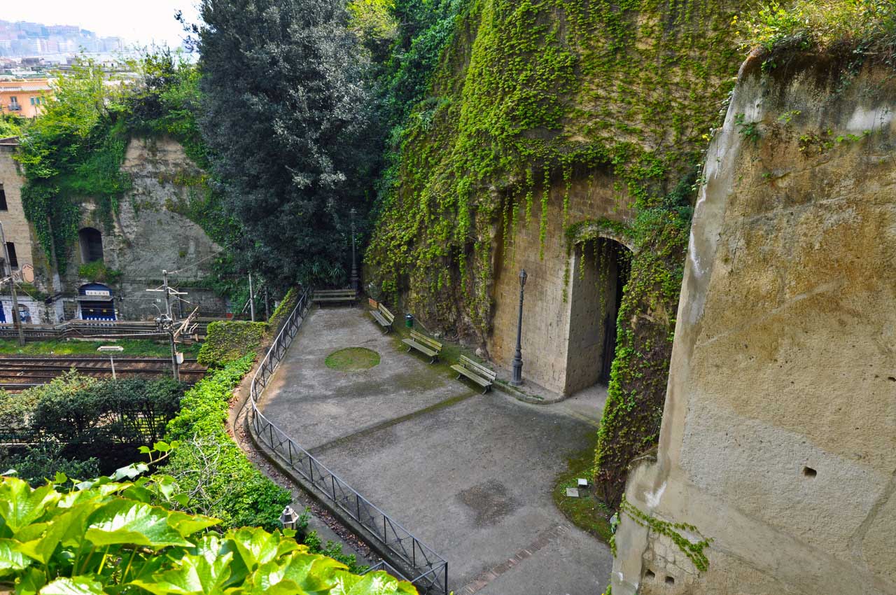 La Crypta Neapolitana (Napoli)