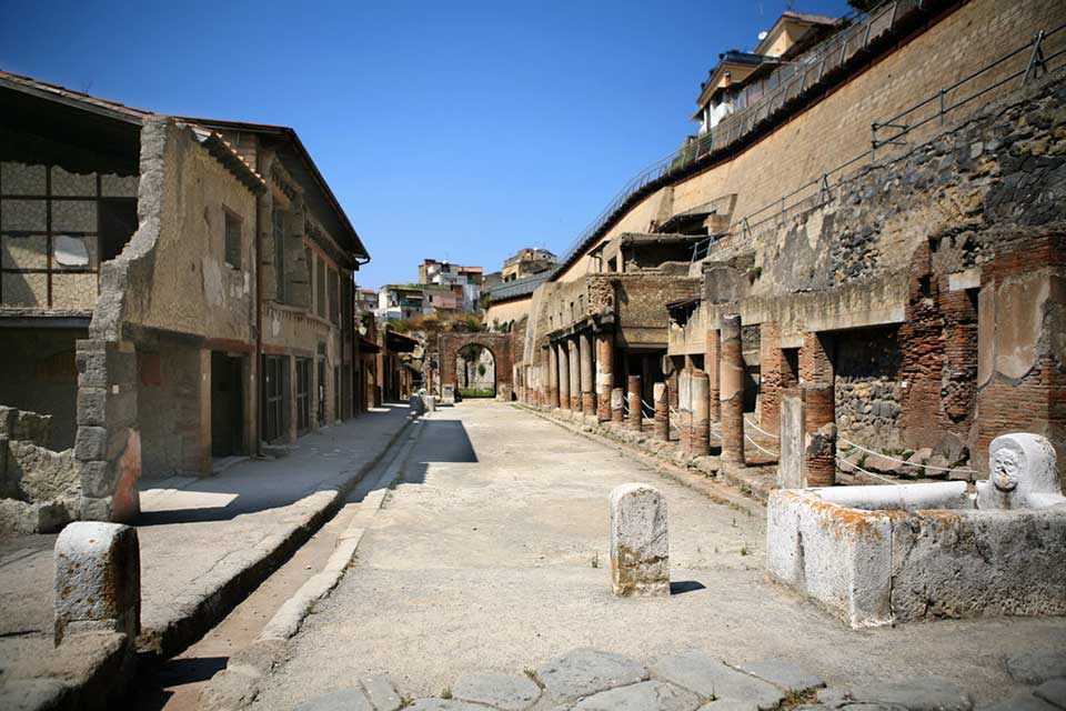 Scavi di Ercolano, Decumano