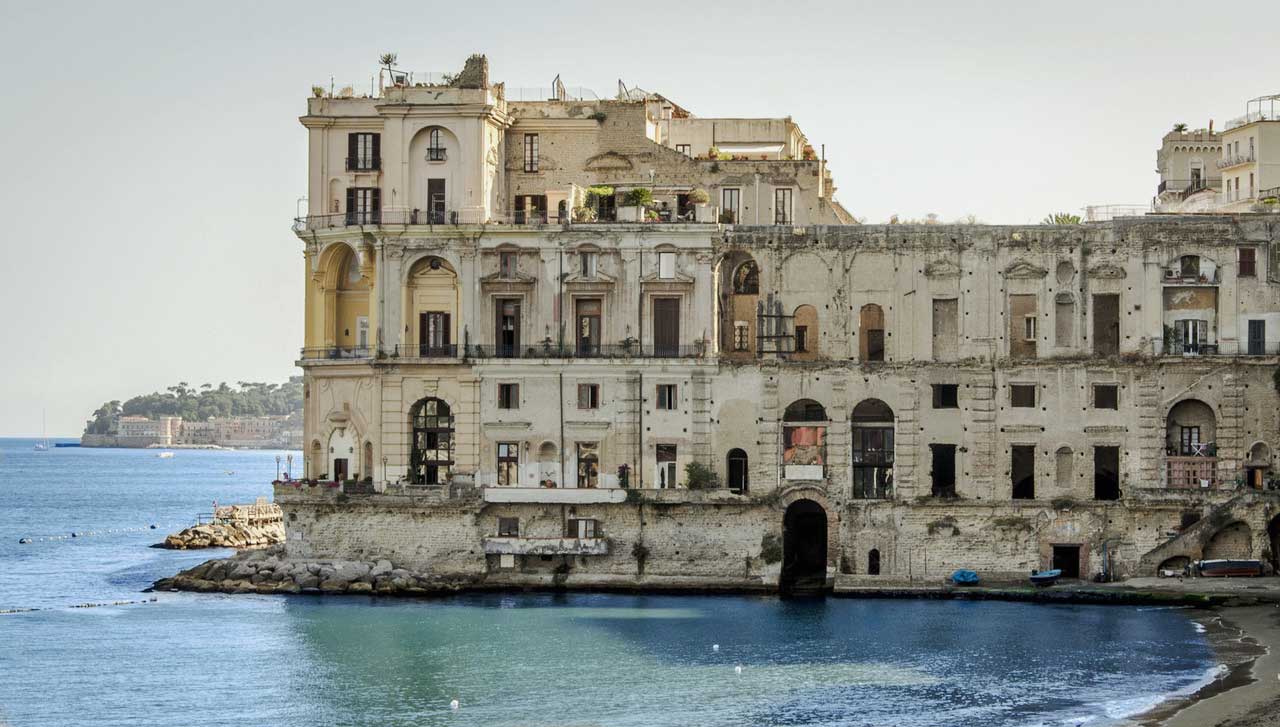 Palazzo donn'Anna - quartiere Posillipo, Napoli