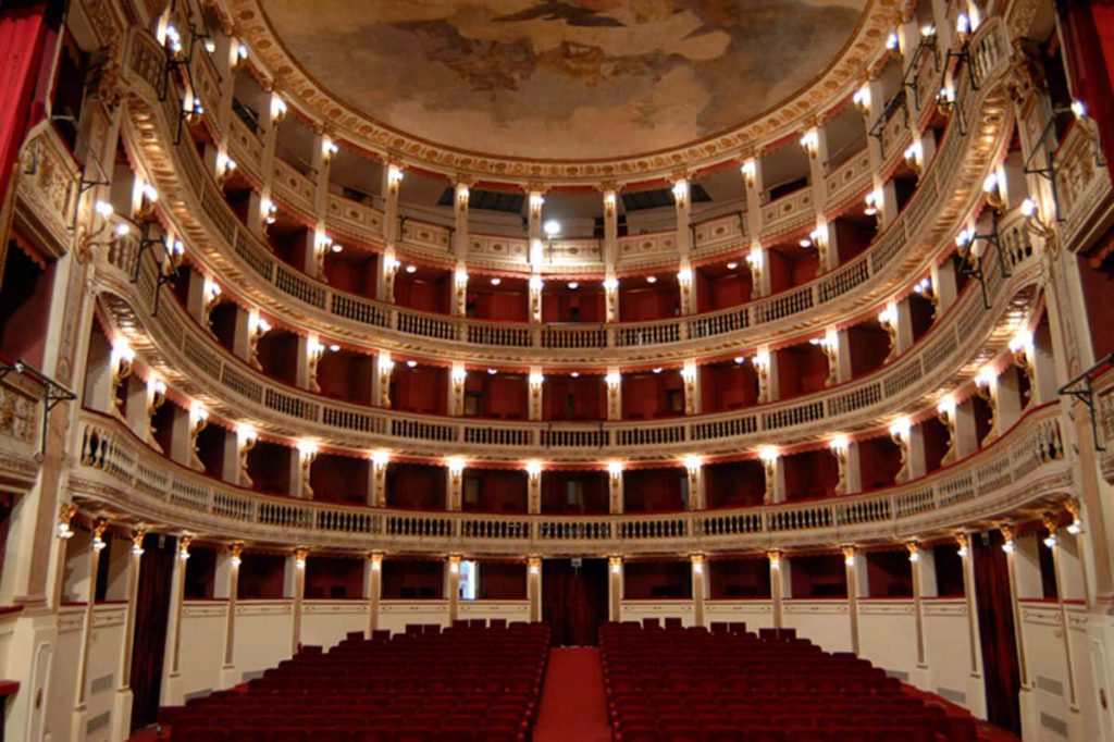I teatri di Napoli - il Mercadante - Teatro Stabile Napoli (interno)
