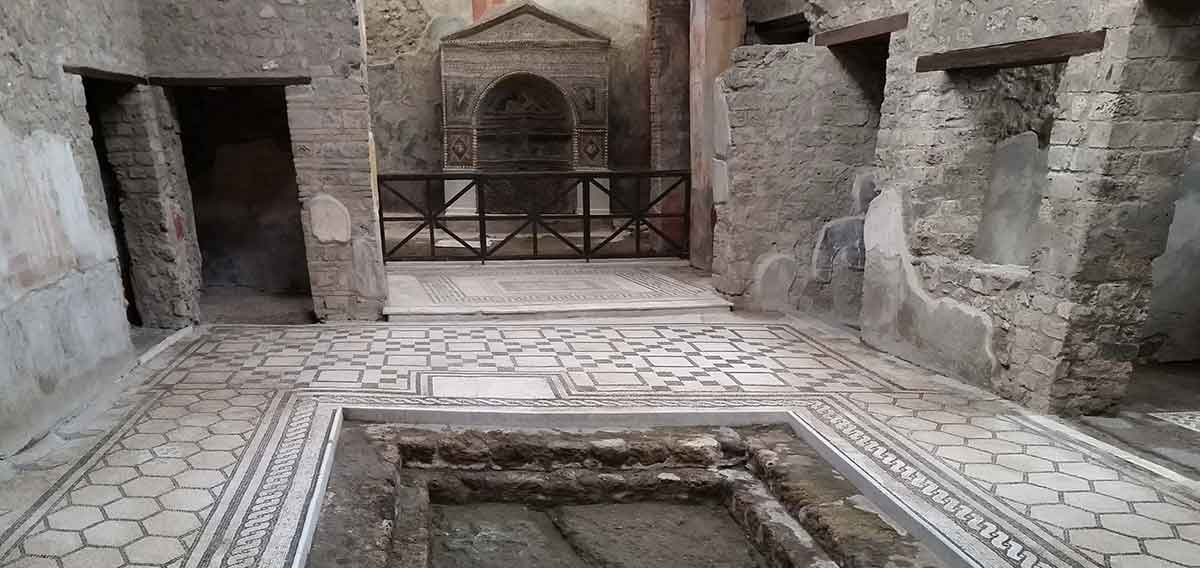 Pompei scavi: Casa dell'Orso ferito