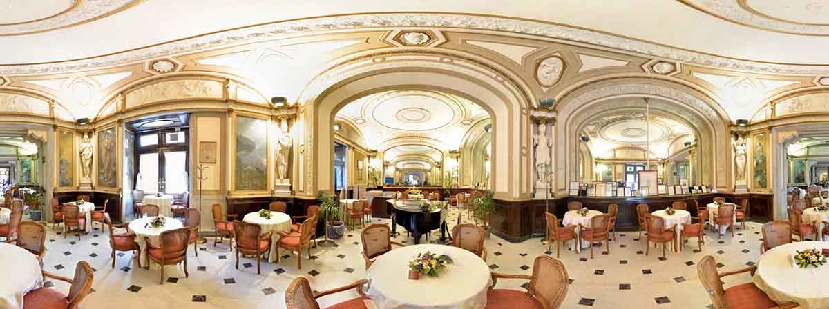 Colazione al Gran Caffè Gambrinus Napoli