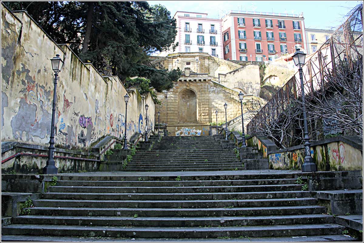 Le scale di Napoli, Pedemontina Montesanto
