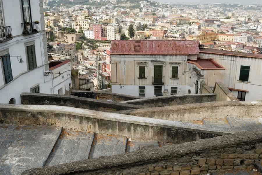 Cosa vedere: Le scale di Napoli, la Pedamentina