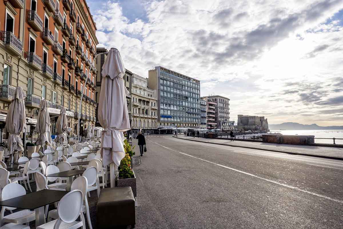 Sky Arte a Napoli: Lungomare