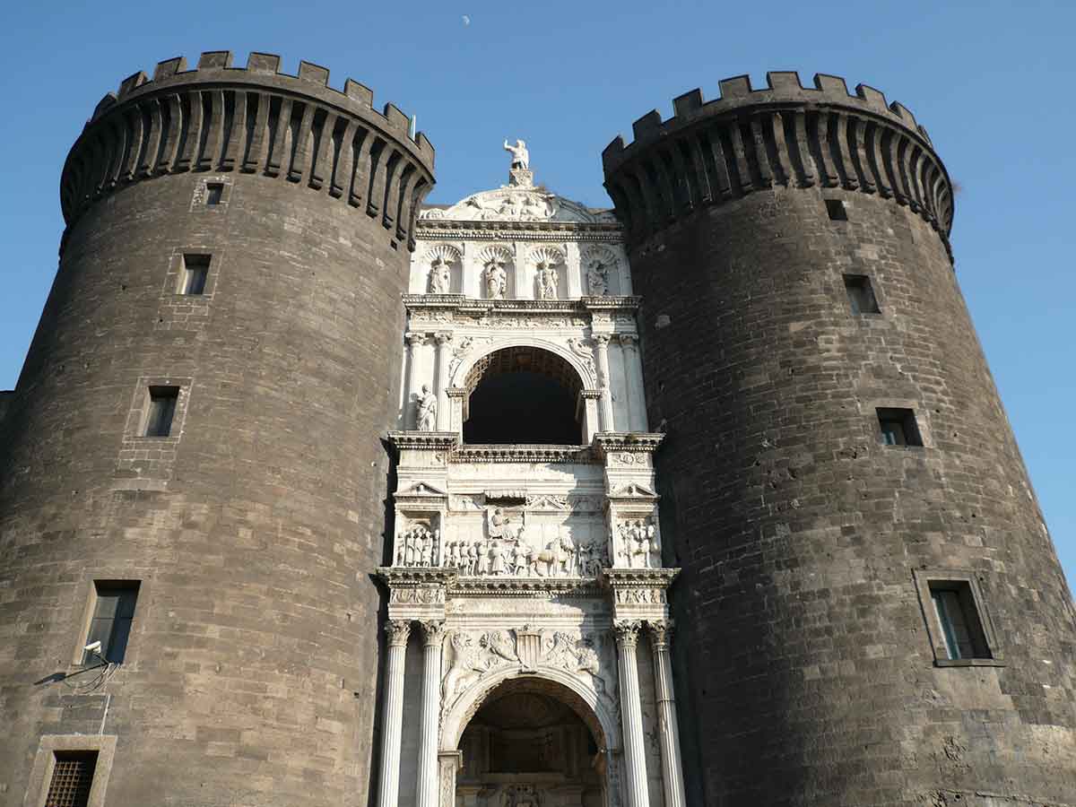 Maschio Angioino, Percorso Archeologico