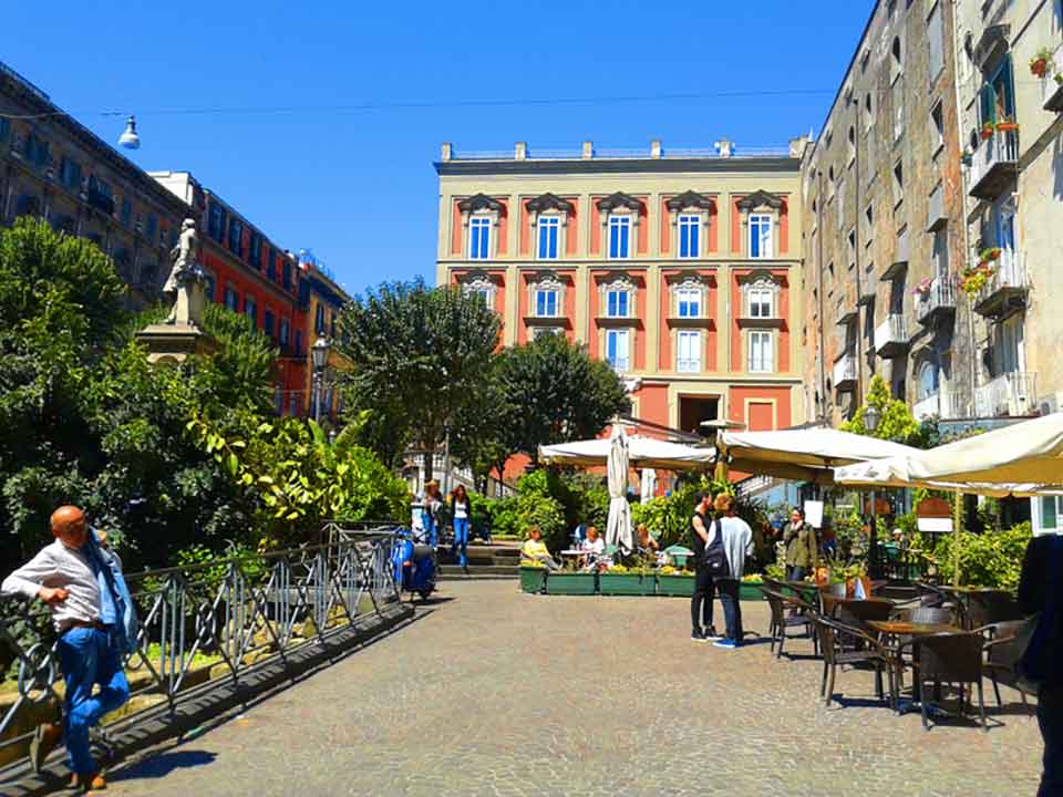 Piazza Bellini, Napoli