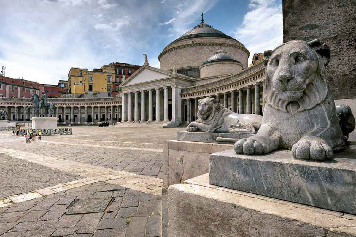 Piazza Plebiscito Napoli