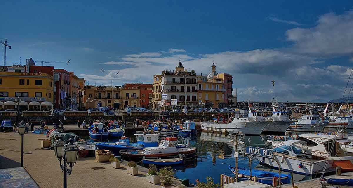 Pozzuoli terra di antiche leggende e di storia
