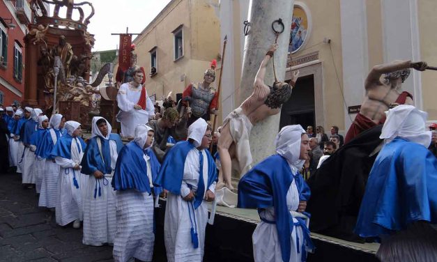 Pasqua in Campania, tra riti e processioni del Venerdì Santo Pasqua