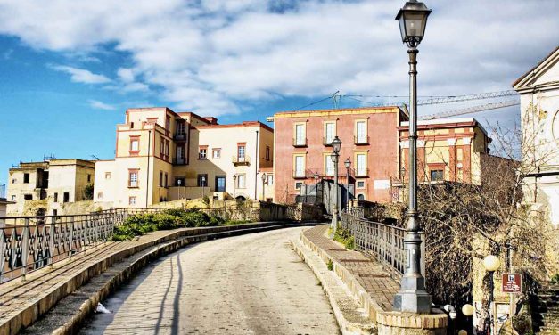 Rione Terra di Pozzuoli, storia e info utili