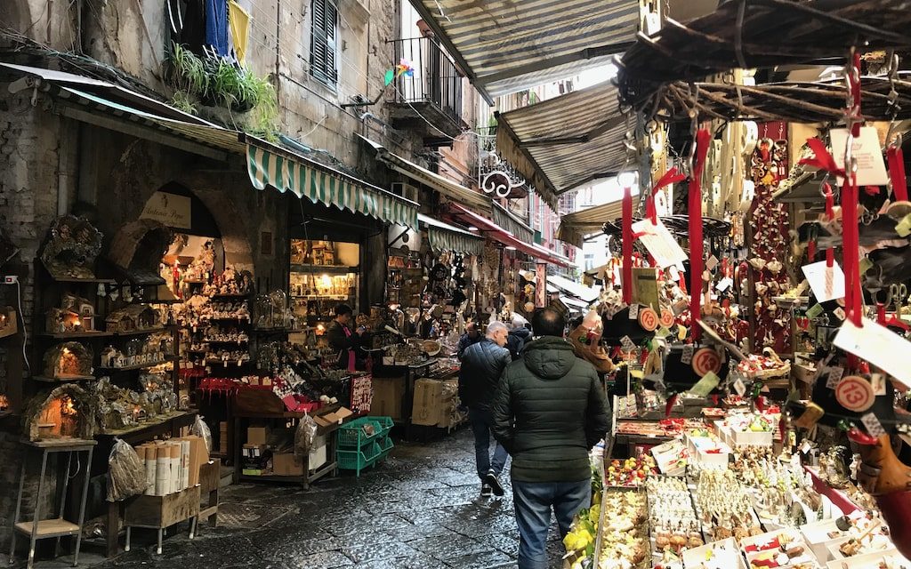 San Gregorio Armeno, la strada dei presepi a Napoli