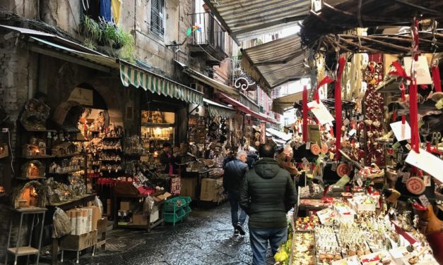 San Gregorio Armeno, la strada dei presepi a Napoli