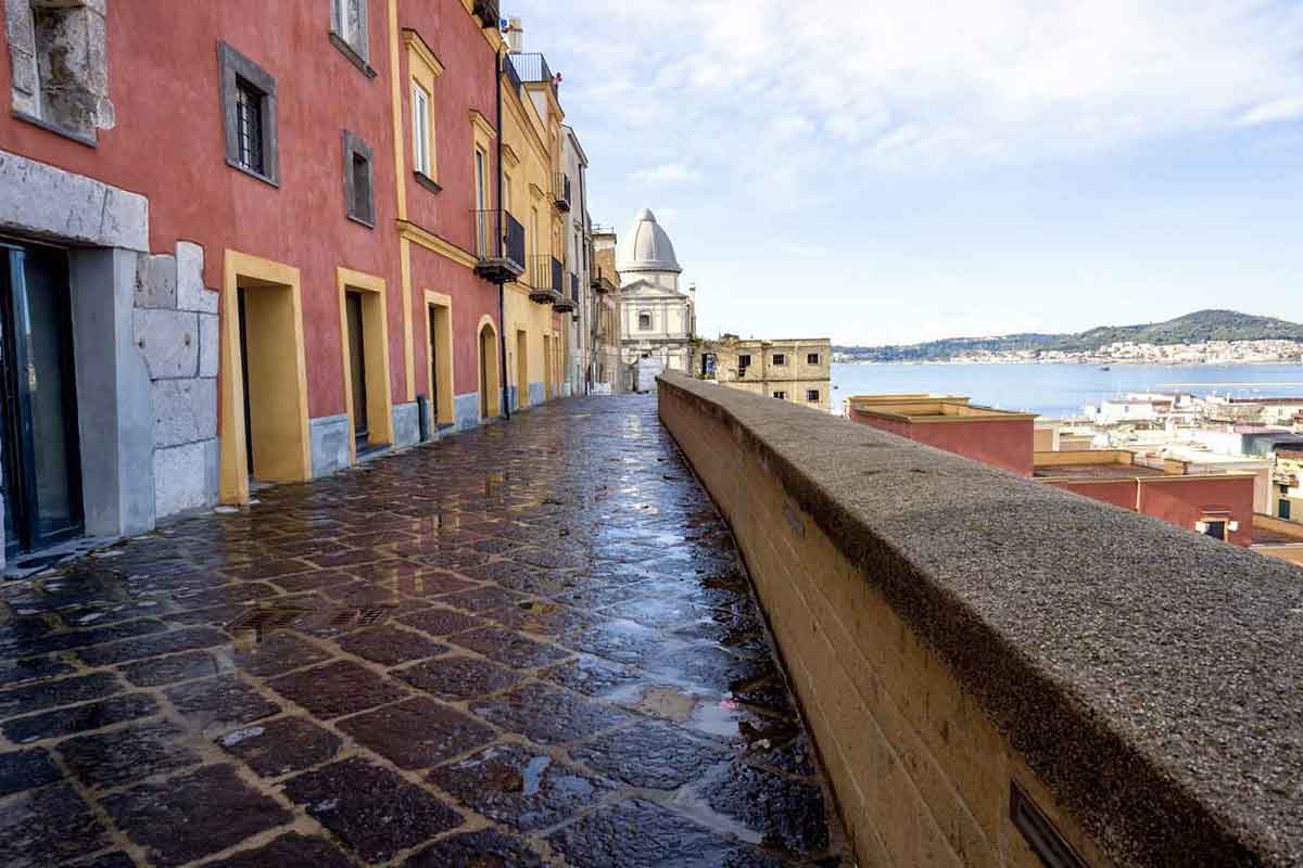 Rione terra, Pozzuoli