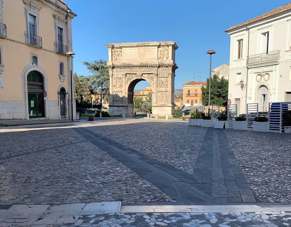 Benevento, Arco Traiano