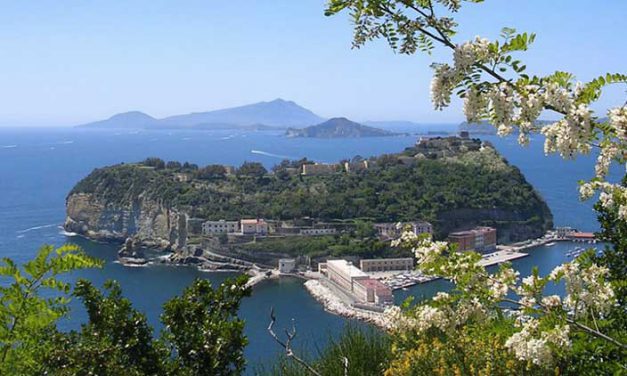 Nisida, la più piccola delle isole del golfo di Napoli