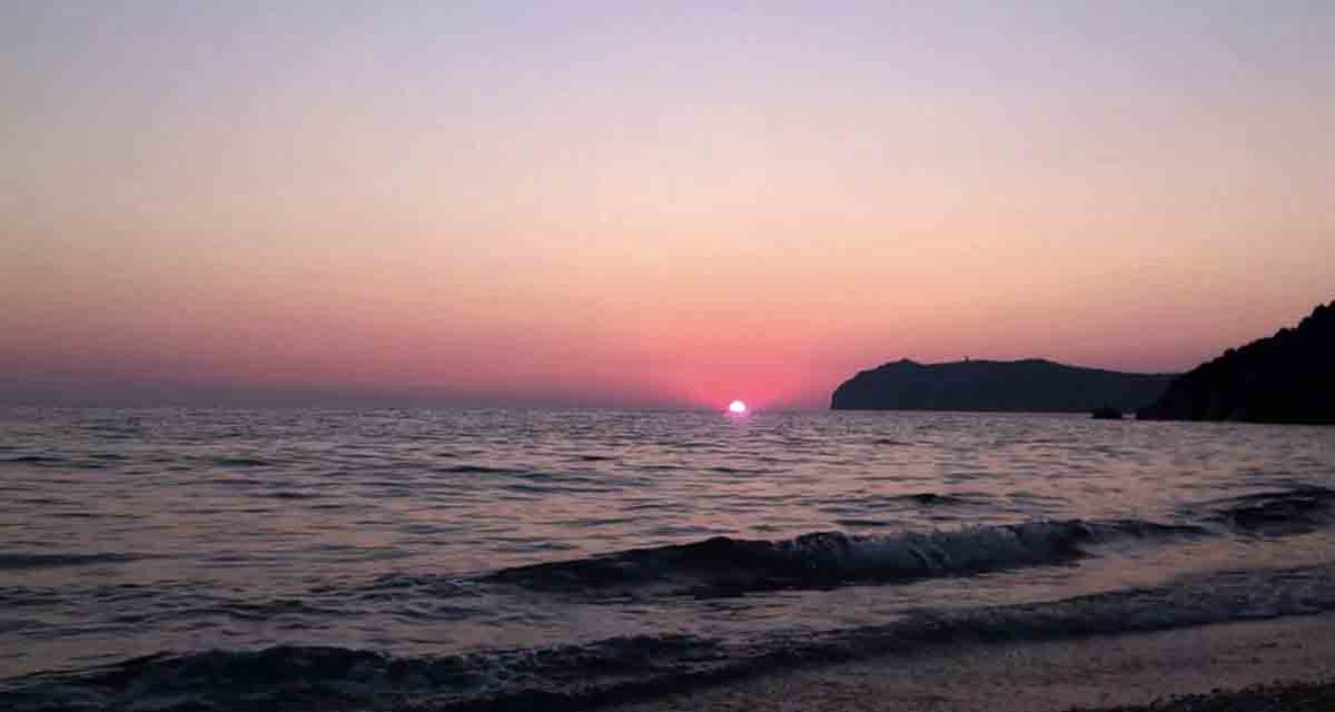 Naturismo in Campania, le spiagge per nudisti da scoprire