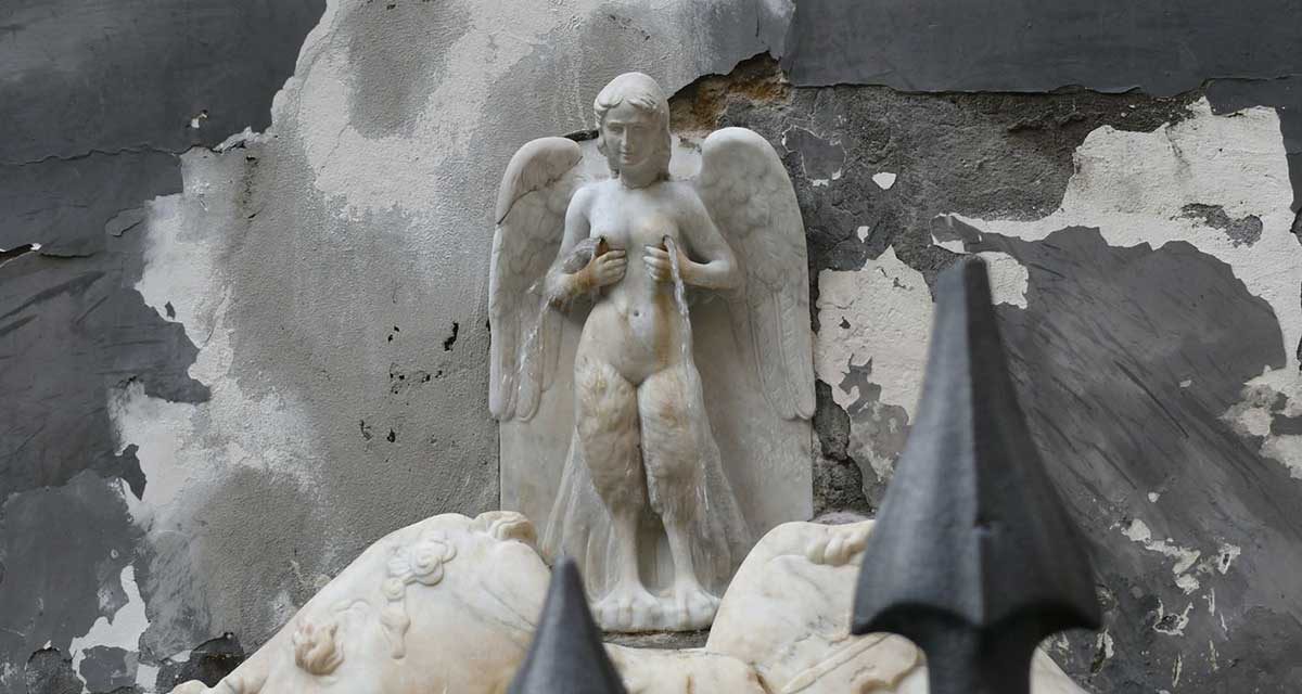 Fontana della Spinacorona o delle Zizze, Napoli