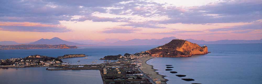 I Campi Flegrei, una meta turistica a pochi passi da Napoli
