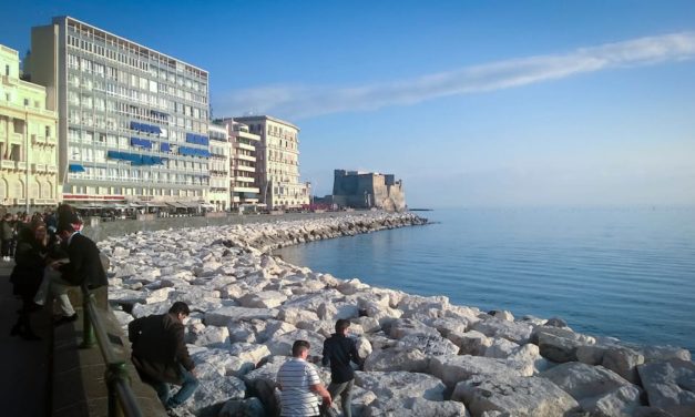 Lungomare di Napoli da Santa Lucia a Mergellina