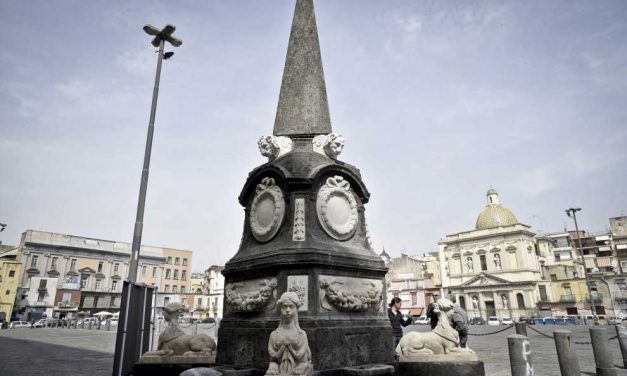 Piazza Mercato a Napoli, luogo simbolo delle vicende partenopee