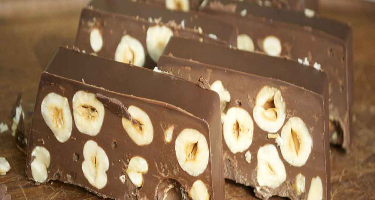 ‘O Murticiell: la tradizione del torrone napoletano di Ognissanti