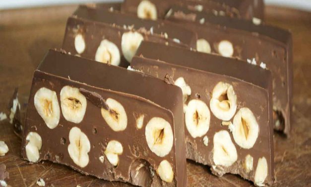 ‘O Murticiell: la tradizione del torrone napoletano di Ognissanti