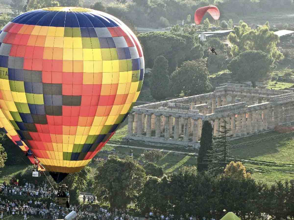 Festival delle mongolfiere a Paestum