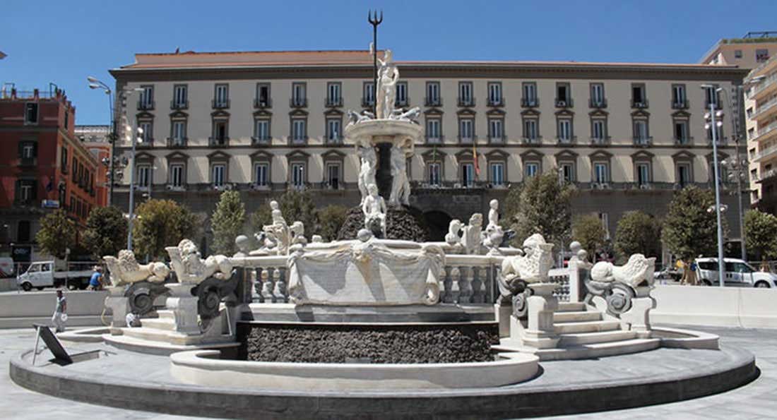 Piazza Municipio Napoli