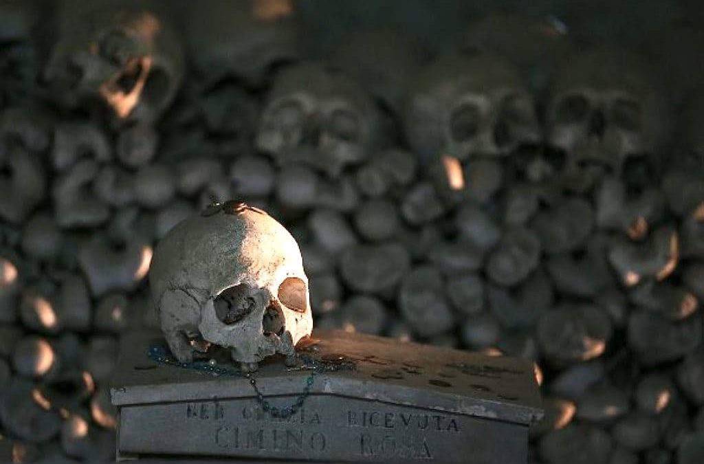 Uànema la rassegna sul culto dei morti torna a Napoli