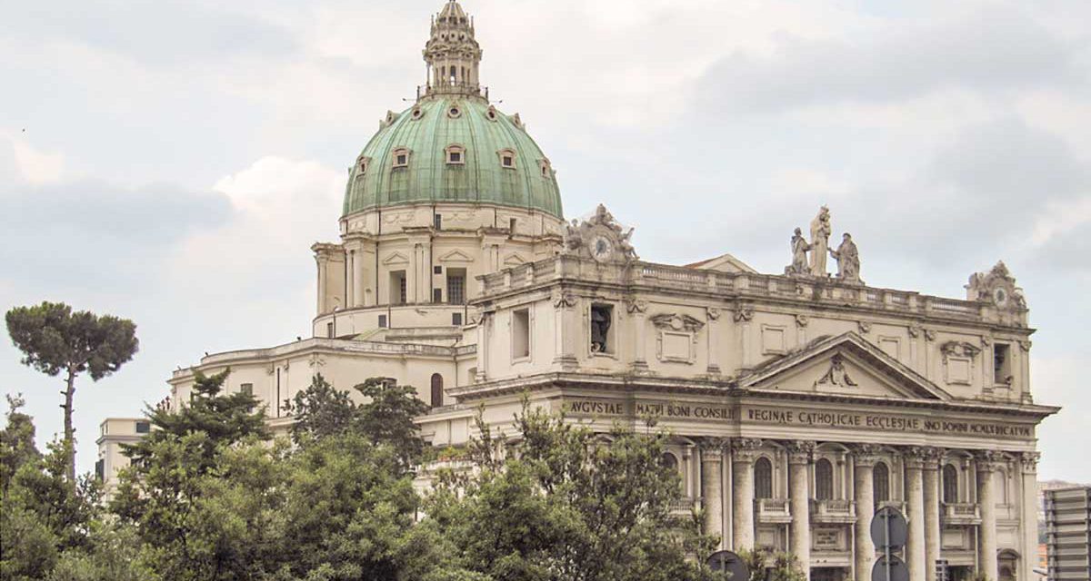 Risultati immagini per BASILICA DELL'INCORONATA MARIA DEL BUON CONSIGLIO â NAPOLI