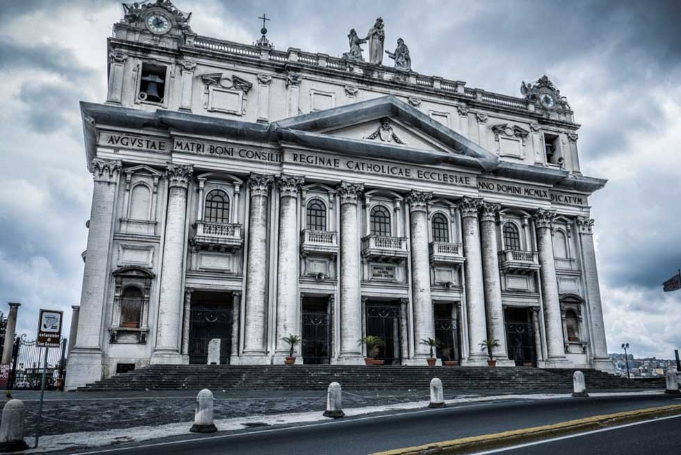 Basilica dell' Incoronata Madre del Buon Consiglio (Napoli)