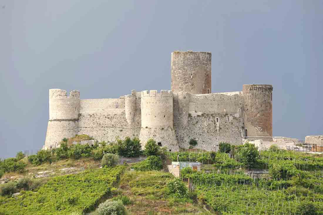 Castello Medievale di Lettere (NA) - Napoli Turistica