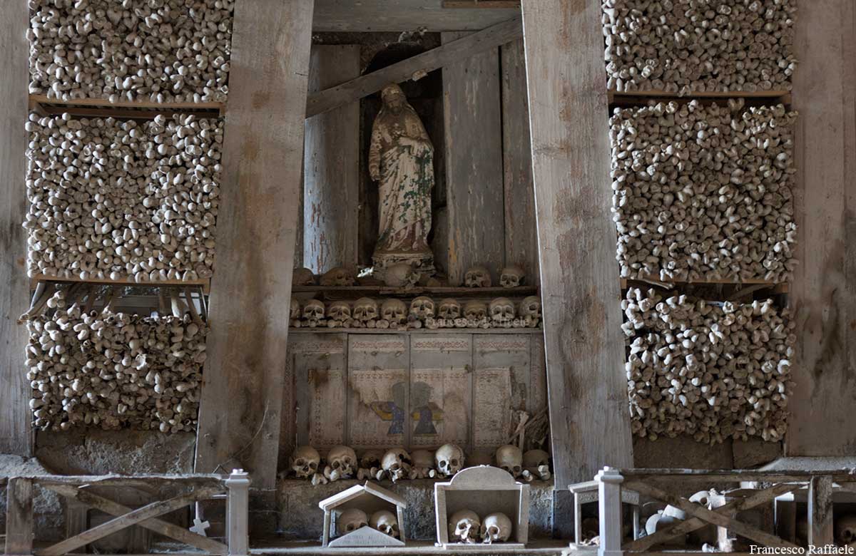 Cimitero delle Fontanelle Napoli
