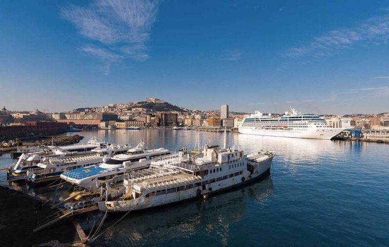 Storia Del Porto Di Napoli Molo Angioino Beverello Calata Di Massa