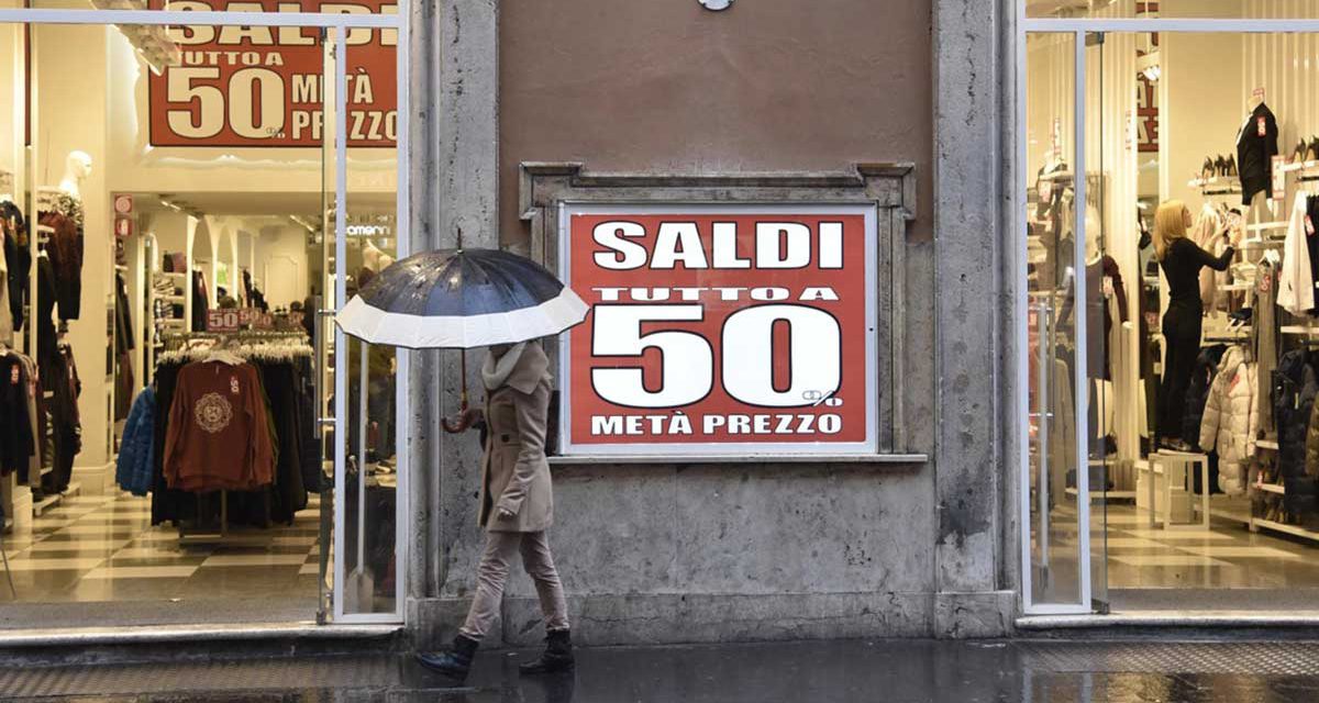 Arrivano i saldi invernali a Napoli