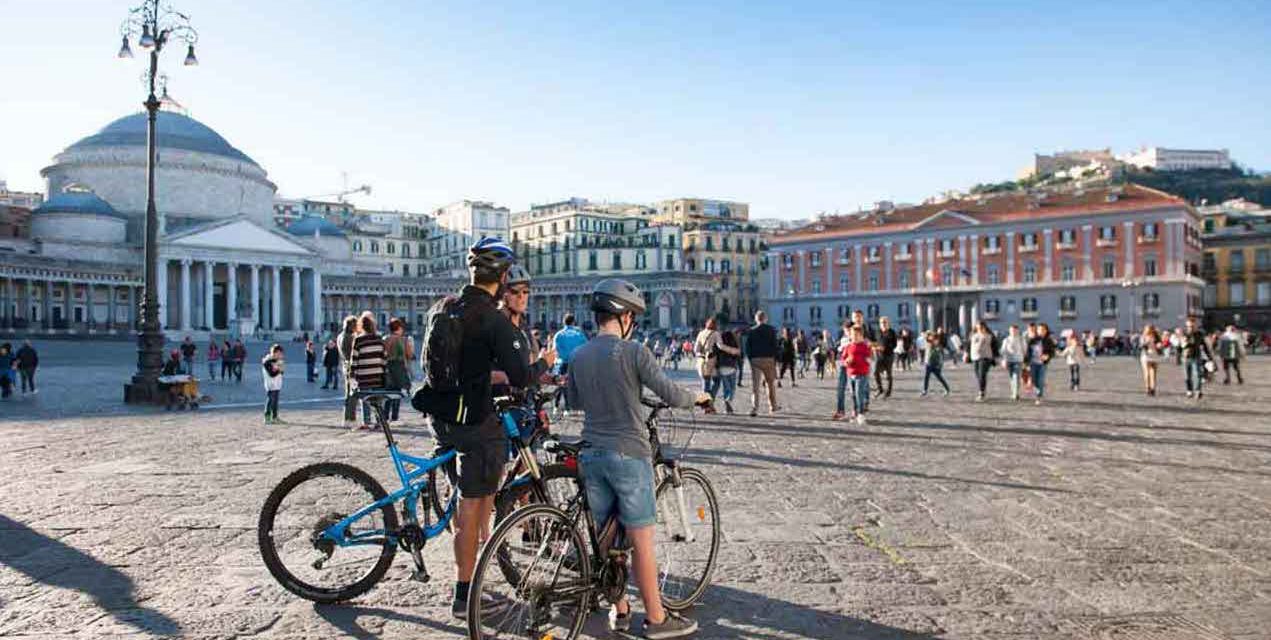 Scoprire Napoli in Bicicletta